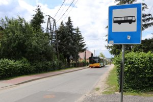 Znak drogowy przedstawiający przystanek autobusowy 