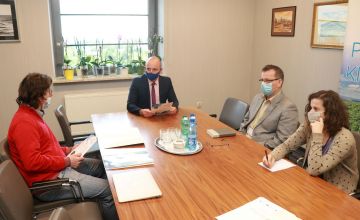 Członek Zarządu Powiatu Mariusz Ściana spotkał się z przedstawicielami firm zajmujących się oceną jakości powietrza