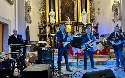 Koncert patriotyczny w kościele w Chmielniku