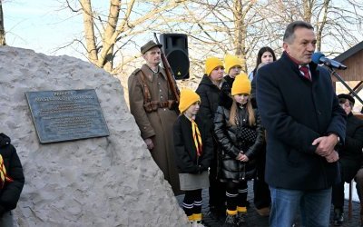 Odsłonięcie pomnika w Masłowie Drugim