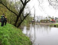 Starosta kielecki Michał Godowski monitorował stan wód w gminach Sitkówka-Nowiny i Chęciny