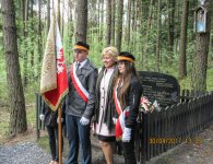 Uroczystości patriotyczne w Dobrzeszowie, upamiętniające ofiary II wojny światowej