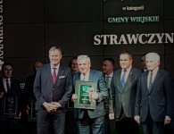 Najlepiej zarządzane gminy z powiatu kieleckiego nagrodzone