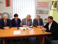Podpisano umowę na budowę budynku administracyjnego w Domu Pomocy Społecznej w Łagiewnikach
