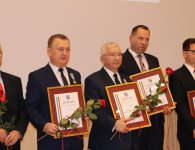 Zasłużeni dla regionu otrzymali odznakę honorową województwa świętokrzyskiego
