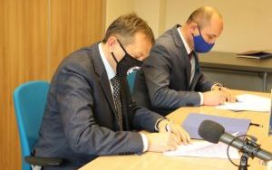 Podpisanie umowy z konsorcjum firm Hydrogeotechnika z Kielc oraz Geocoma z Krakowa (4)