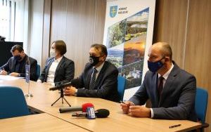 Podpisanie umowy z konsorcjum firm Hydrogeotechnika z Kielc oraz Geocoma z Krakowa (6)
