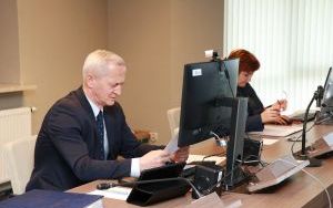 Jacek Kuzia, przewodniczący Rady Powiatu w Kielcach podsumowuje pracę Rady  (11)