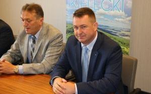 Cezary Majcher, członek Zarządu Powiatu w Kielcach podsumowuje swoją pracę na rzecz mieszkańców  (11)