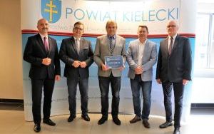 Stefan Bąk, członek Zarządu Powiatu w Kielcach podsumowuje działania w dziedzinie ochrony zdrowia i pomocy społecznej  (12)