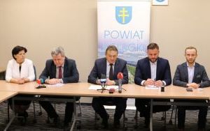 Podpisanie umowy na przebudowę drogi powiatowej Bobrza - Przyjmo (3)