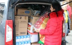W Starostwie Powiatowym w Kielcach trwa zbiórka darów dla obywateli Ukrainy (2)