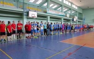 Za nami XX Halowe Mistrzostwa Radnych i Pracowników Samorządowych w Piłce Nożnej o Puchar Starosty Kieleckiego (2)
