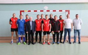 Za nami XX Halowe Mistrzostwa Radnych i Pracowników Samorządowych w Piłce Nożnej o Puchar Starosty Kieleckiego (4)