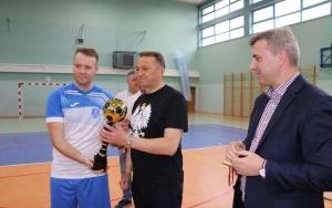 Za nami XX Halowe Mistrzostwa Radnych i Pracowników Samorządowych w Piłce Nożnej o Puchar Starosty Kieleckiego (8)