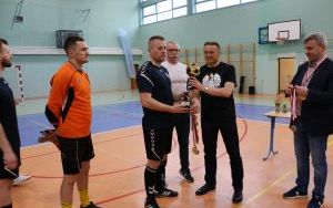 Za nami XX Halowe Mistrzostwa Radnych i Pracowników Samorządowych w Piłce Nożnej o Puchar Starosty Kieleckiego (1)