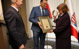 Wręczyliśmy akty nadania tytułów Honorowy Obywatel Powiatu Kieleckiego i Zasłużony dla Powiatu Kieleckiego (4)