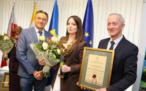 Wręczyliśmy akty nadania tytułów Honorowy Obywatel Powiatu Kieleckiego i Zasłużony dla Powiatu Kieleckiego (9)
