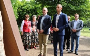 Oddali hołd pomordowanym z gminy Mniów (3)