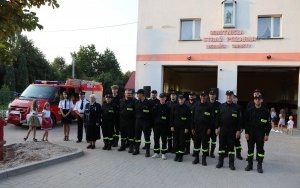 Strażacy ochotnicy z nowym wozem (5)