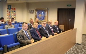 Sesja Rady Powiatu w Kielcach  (1)