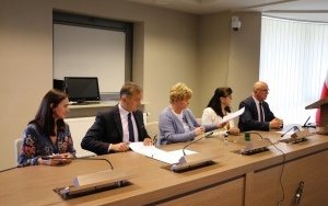 Podpisanie umów podpisanie w ramach programu WYRÓWNYWANIE RÓŻNIC MIĘDZY REGIONAMI III 2022 R.  (2)