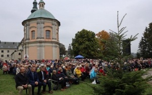 XIV Diecezjalna Pielgrzymka Wspólnot Żywego Różańca w Piotrkowicach  (1)