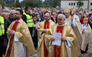 XIV Diecezjalna Pielgrzymka Wspólnot Żywego Różańca w Piotrkowicach  (7)
