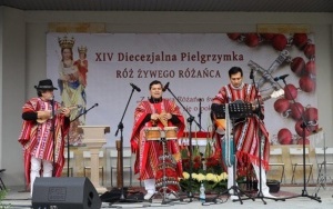 XIV Diecezjalna Pielgrzymka Wspólnot Żywego Różańca w Piotrkowicach  (9)