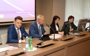 Sesja Rady Powiatu w Kielcach (7)