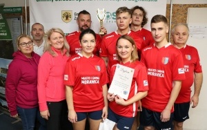 IX Powiatowy Turniej Piłki Siatkowej o Puchar Przewodniczącego Rady Powiatu w Kielcach (5)
