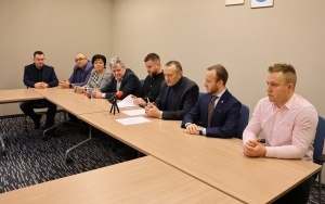 Podpisanie umowy na remont drogi w Ćmińsku  (4)