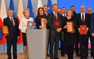 Nadanie praw miejskich dla Piekoszowa i Łopuszna (3)