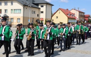 Powiatowe święto orkiestr dętych w Daleszycach (7)