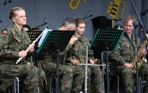 Powiatowe święto orkiestr dętych w Daleszycach (9)