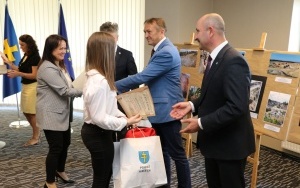 Laureaci konkursu fotograficznego „Geologiczne zakątki Powiatu Kieleckiego w obiektywie” nagrodzeni (12)