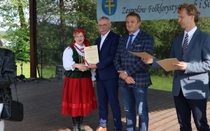 Powiatowy Przegląd Zespołów Folklorystycznych i Solistów - Eliminacje w Ciekotach (1)