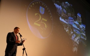 Gala z okazji Jubileuszu 25-lecia Powiatu Kieleckiego  (4)