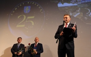 Gala z okazji Jubileuszu 25-lecia Powiatu Kieleckiego  (20)