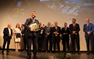 Gala z okazji Jubileuszu 25-lecia Powiatu Kieleckiego  (17)