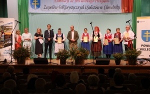 Eliminacje do Powiatowego Przeglądu Zespołów Folklorystycznych i Solistów w Chmielniku (14)