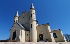 kościół parafialny w Daleszycach (1)
