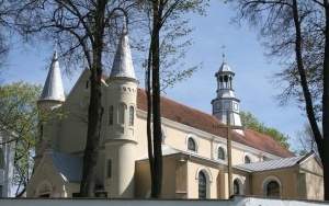kościoły i klasztory powiatu kieleckiego (9)