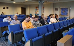 Nadzwyczajna sesja Rady Powiatu w Kielcach  (2)