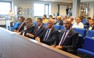 Nadzwyczajna sesja Rady Powiatu w Kielcach  (2)