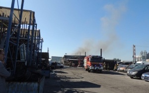Pożar hali w Nowinach (5)