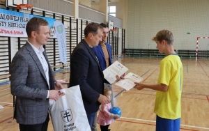  III Powiatowy Turniej Halowej Piłki Nożnej o Puchar Starosty Kieleckiego  (2)
