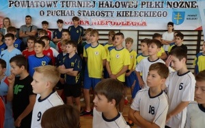  III Powiatowy Turniej Halowej Piłki Nożnej o Puchar Starosty Kieleckiego  (5)