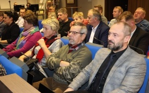 Odbyła się sesja Rady Powiatu w Kielcach (9)
