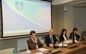 Odbyła się sesja Rady Powiatu w Kielcach (11)